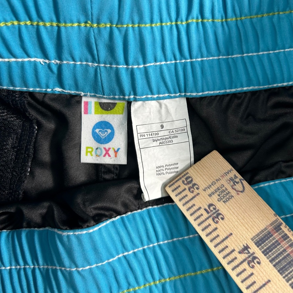 Roxy Womens Black Athletic Shorts Rainbow Trim Pockets Size 9 - Picture 2 of 6